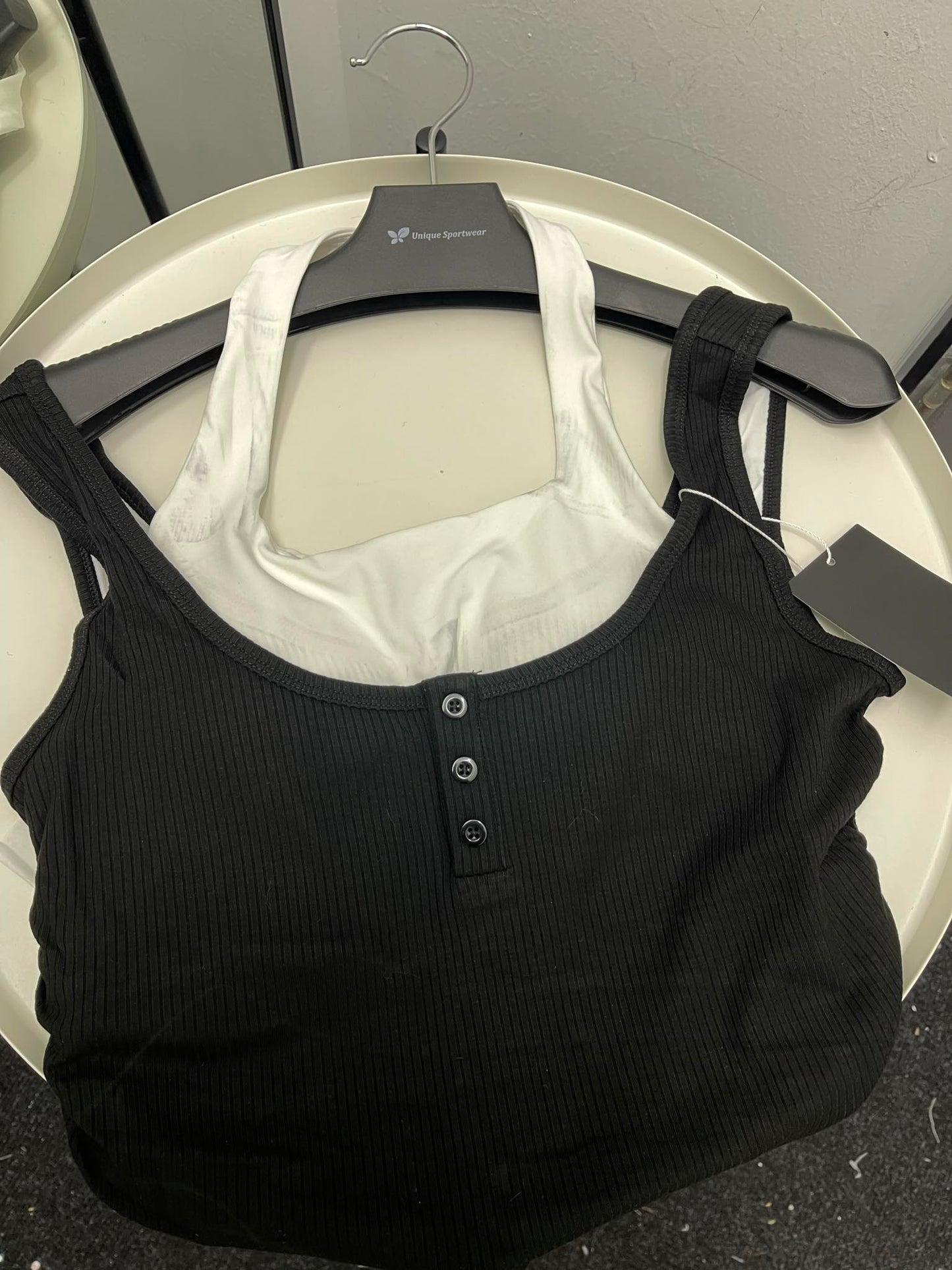 挂脖撞色假两件吊带背心(瑕疵品介意者勿入)*白色部分染色