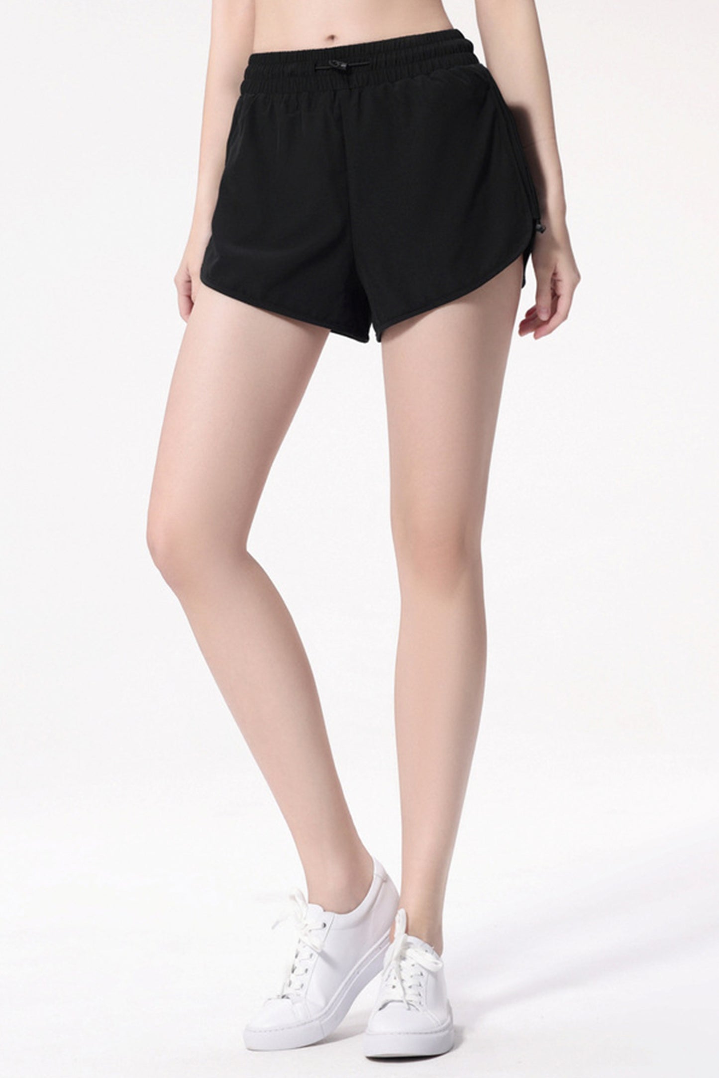 松紧侧边设计短裤