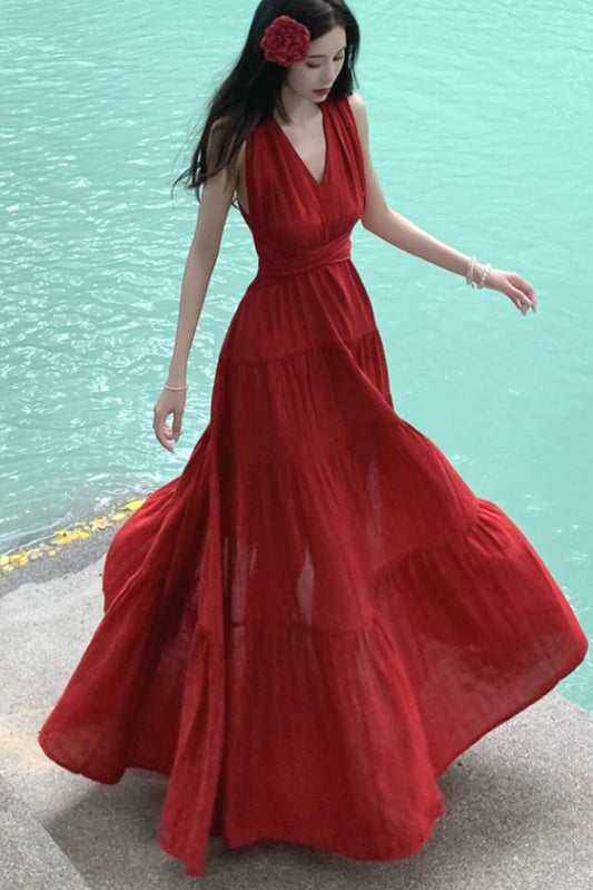红色露背沙滩长裙