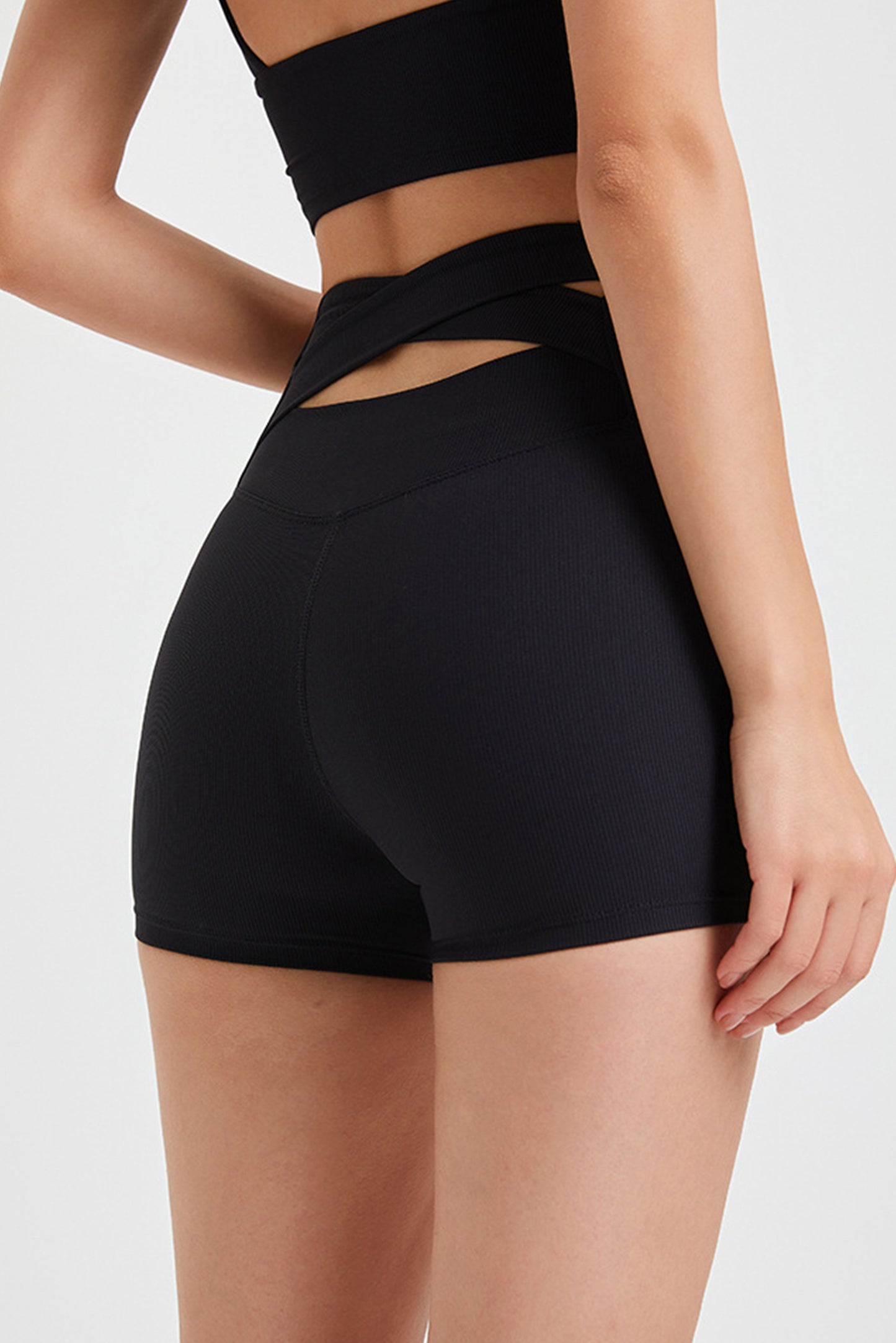 后交叉高腰三分裤