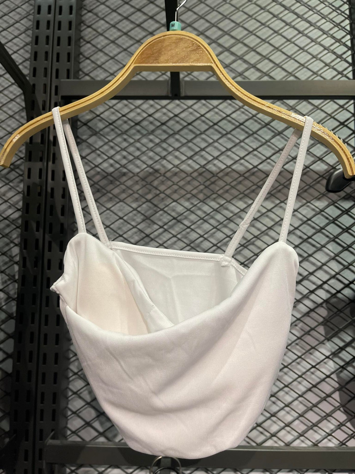 带胸垫吊带背心 (瑕疵品介意者勿入)