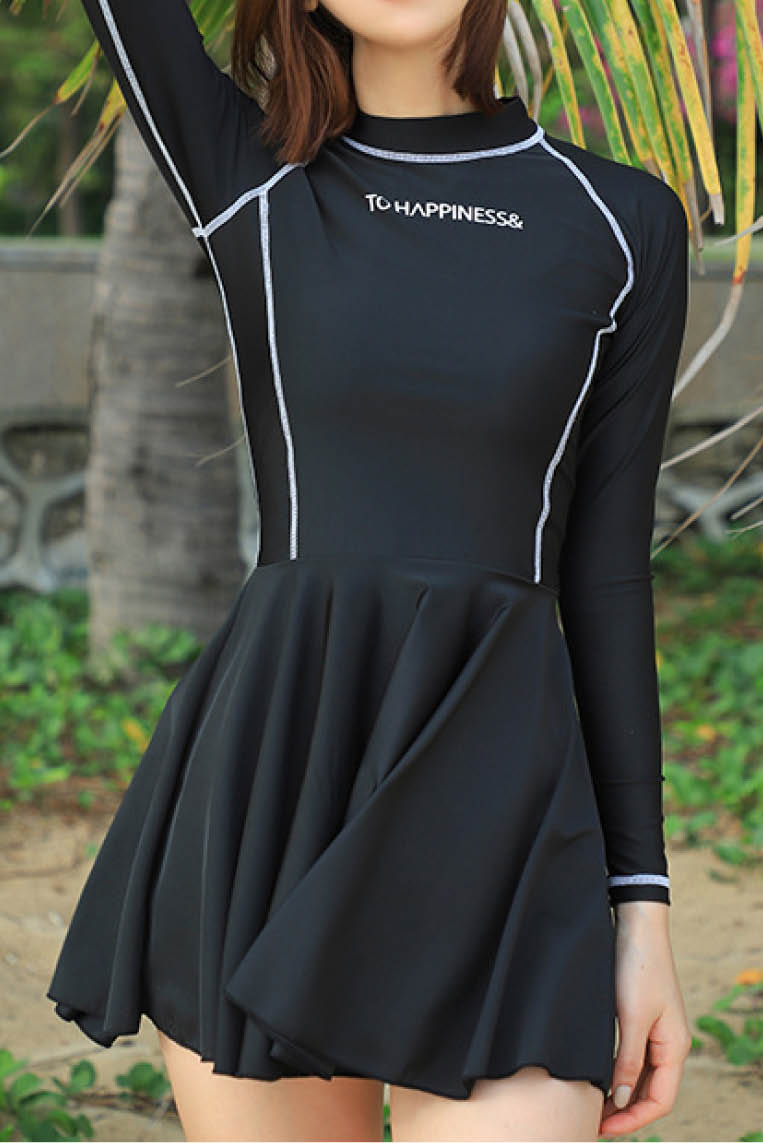 裙式长袖连体潜水服+小短裤