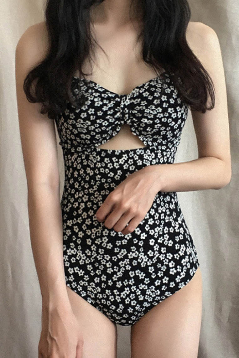小菊花钢托连体泳衣 (only available online)