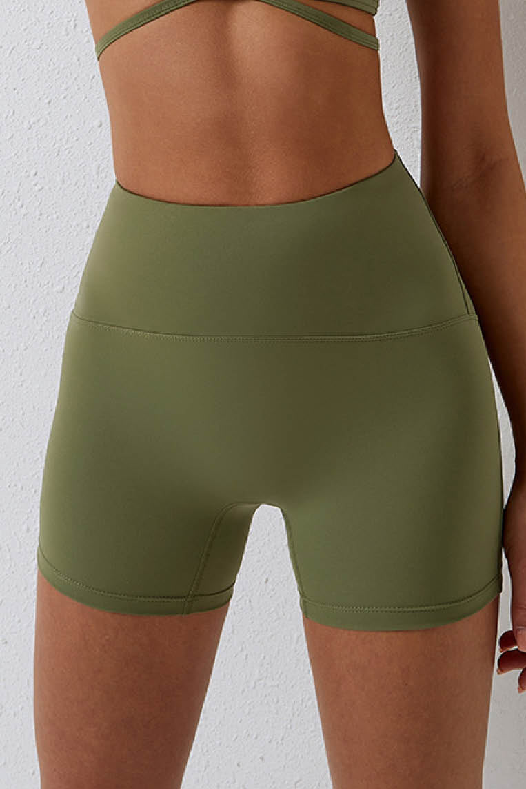 裸感高腰提臀短裤