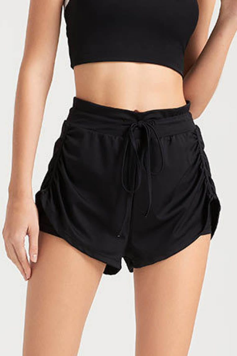 侧绳收褶假两件跑步短裤