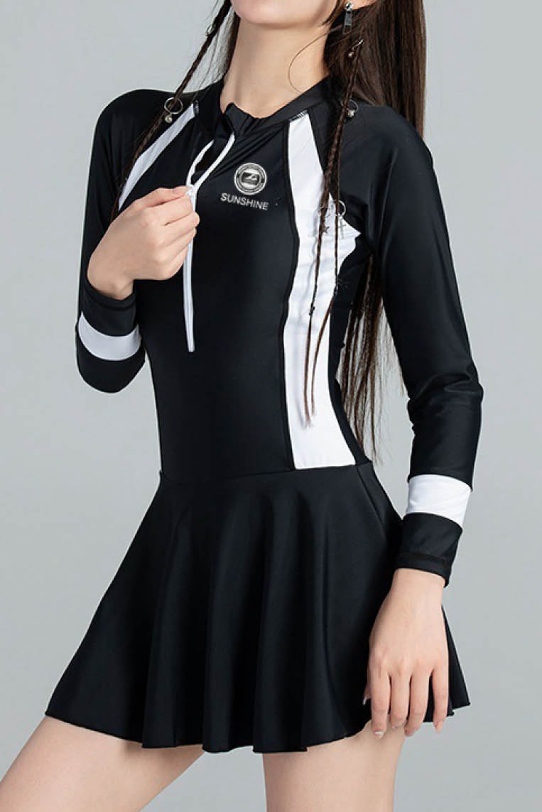 黑白配色防晒连衣裙泳衣