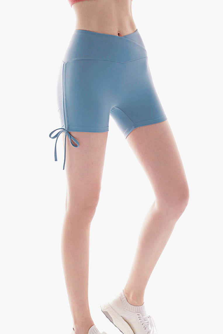 抽绳蜜桃提臀短裤