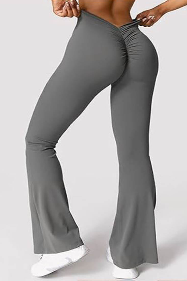 皱褶蜜桃臀喇叭长裤