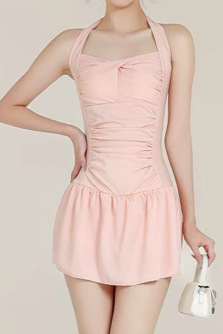 粉嫩裙摆连体挂脖泳衣