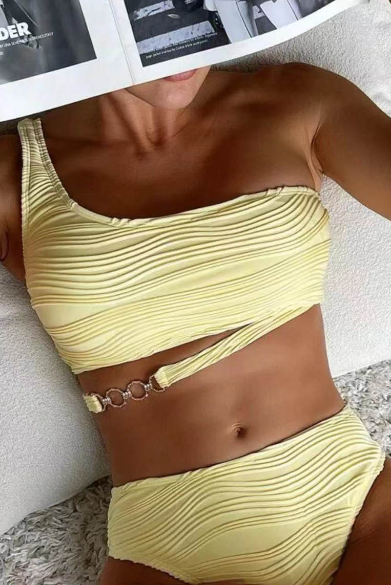 单肩圈环不规则镂空比基尼