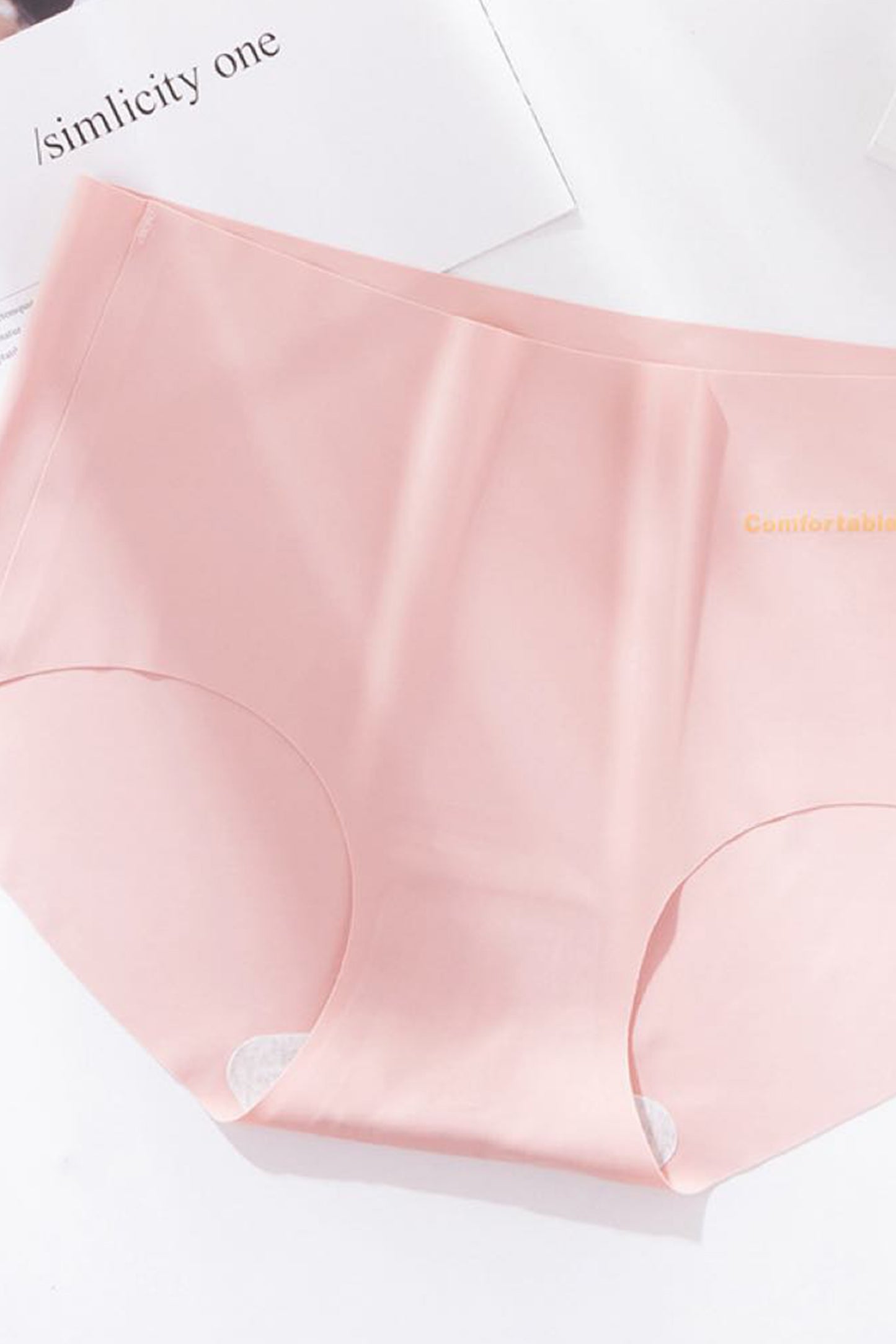 无痕冰丝中腰内裤