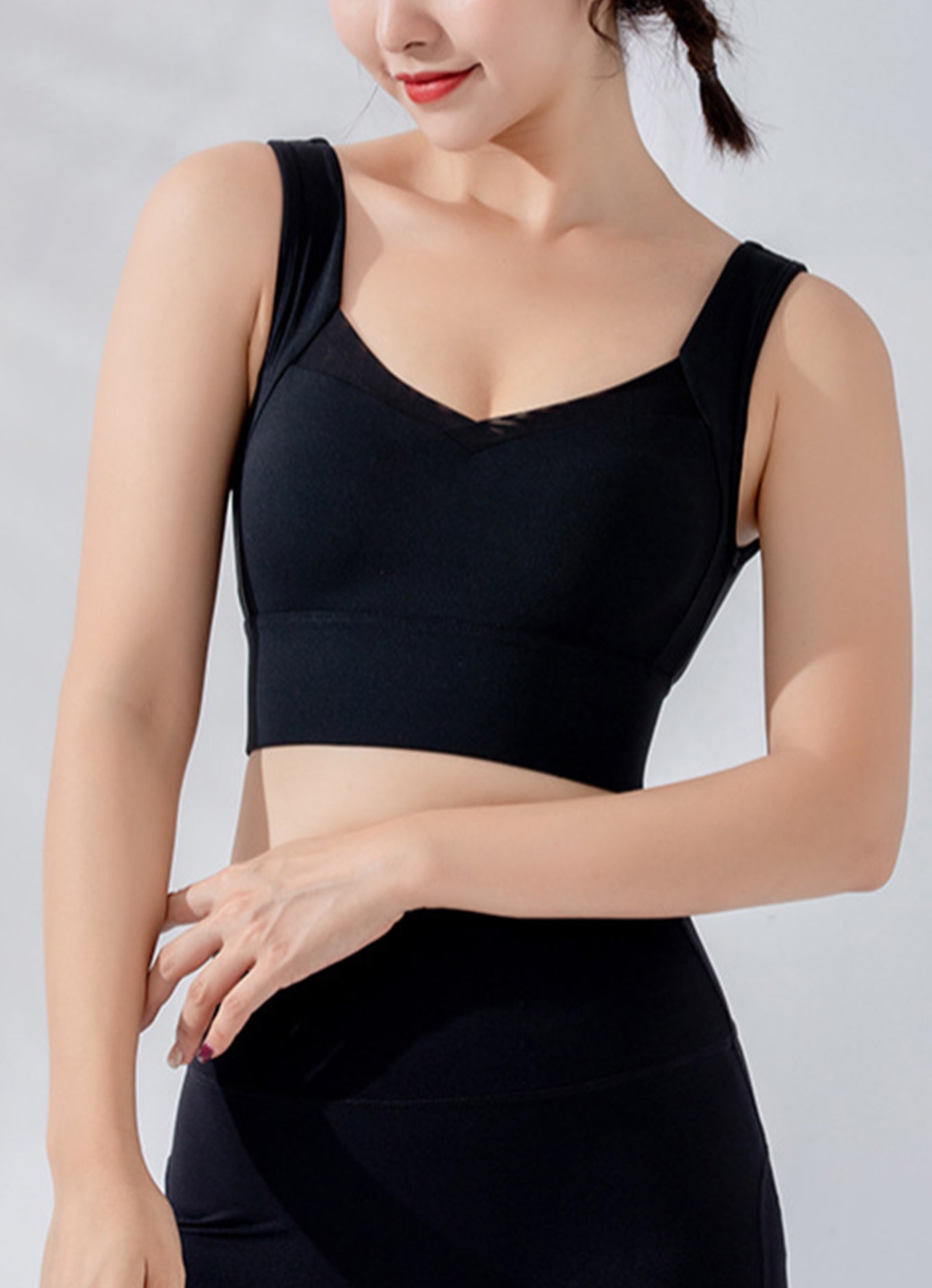 U领聚拢防震文胸