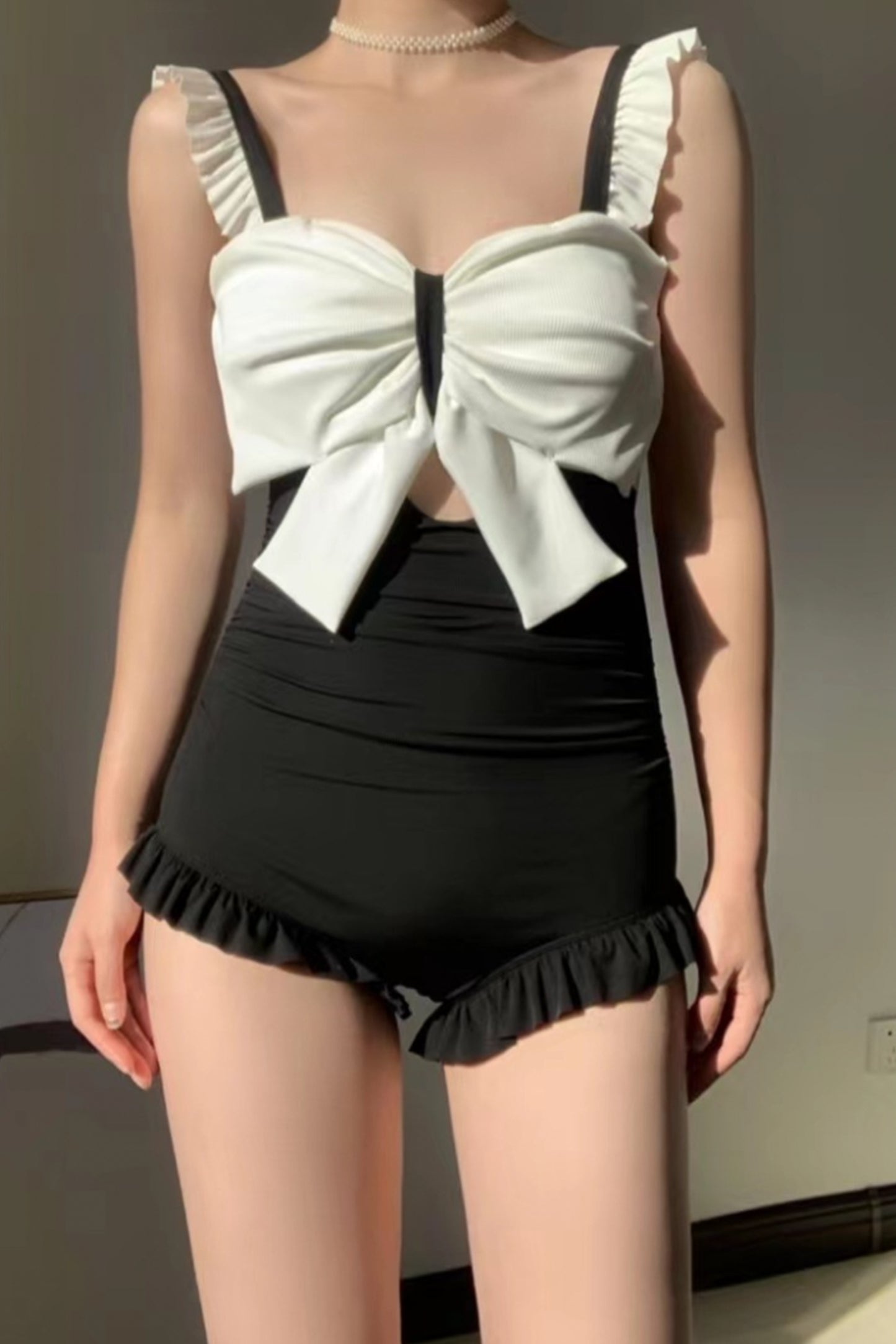 荷叶边蝴蝶结泳装