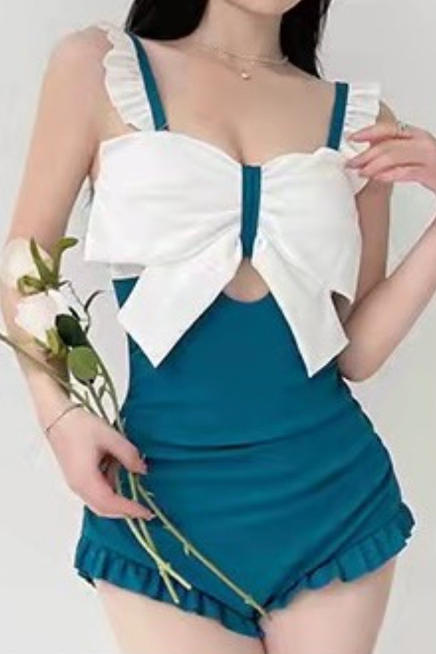 荷叶边蝴蝶结泳装