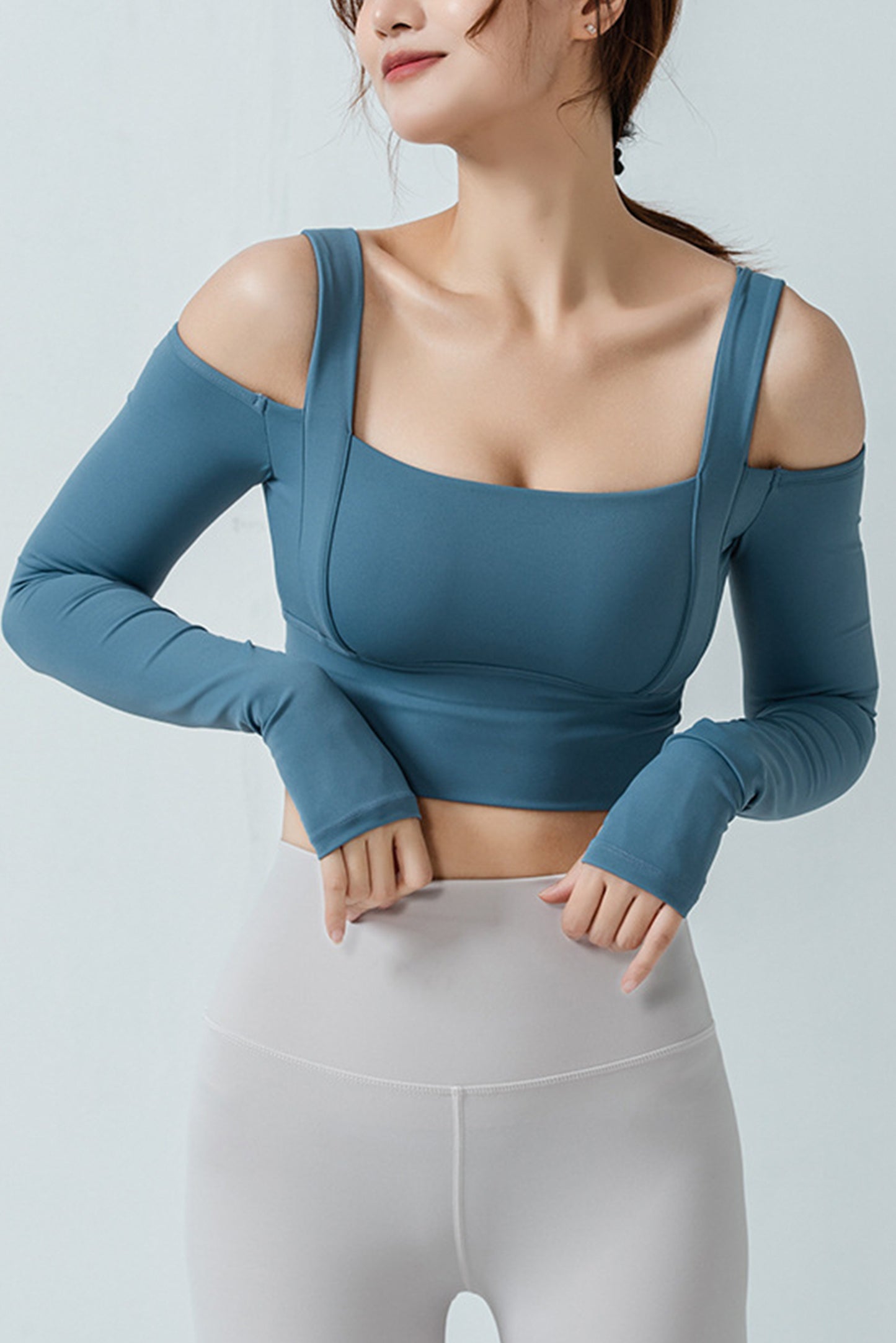 露肩带胸垫瑜伽服