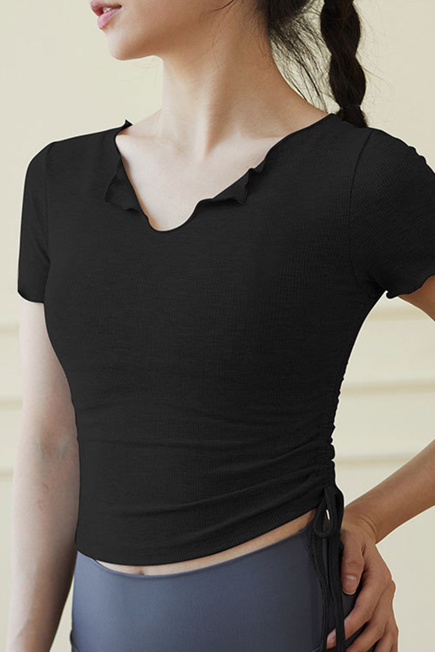 抽绳收腰波浪衣