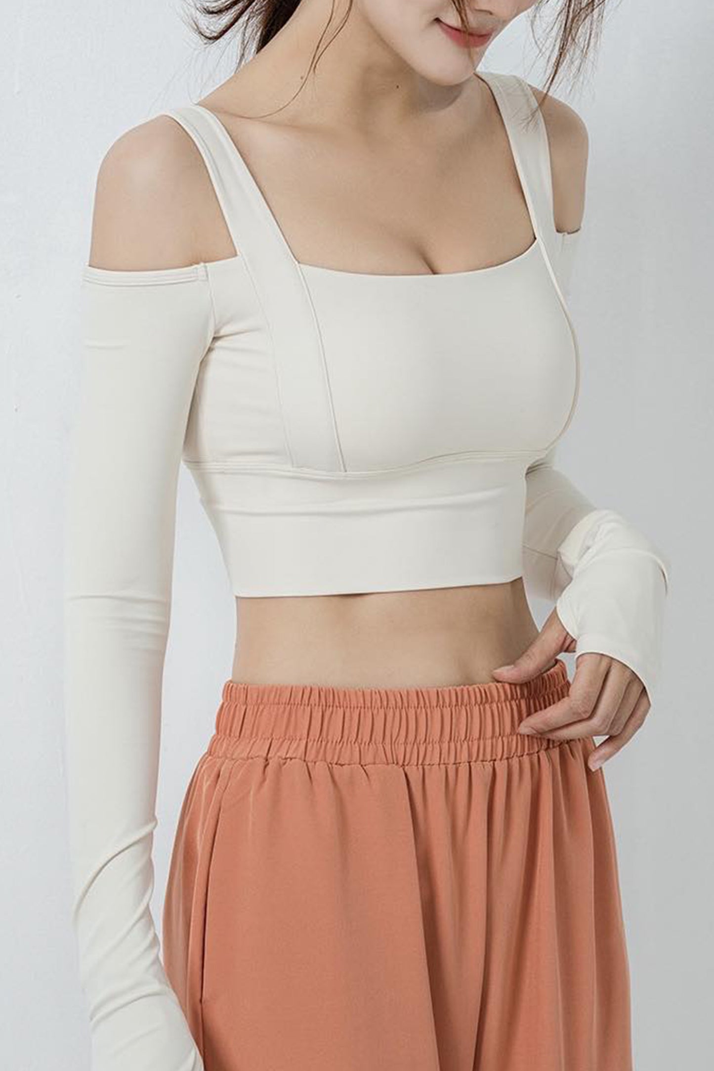 露肩带胸垫瑜伽服