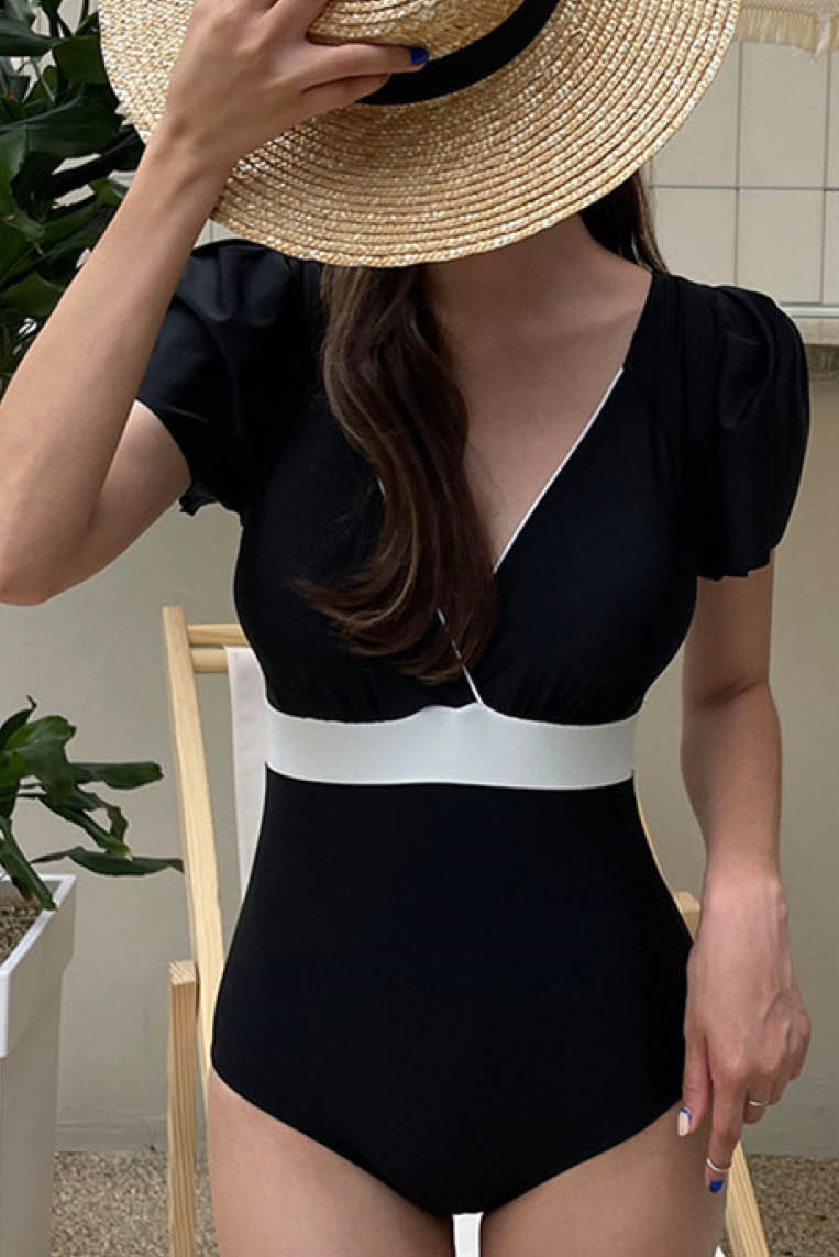 温柔拼色沙滩连体泳衣