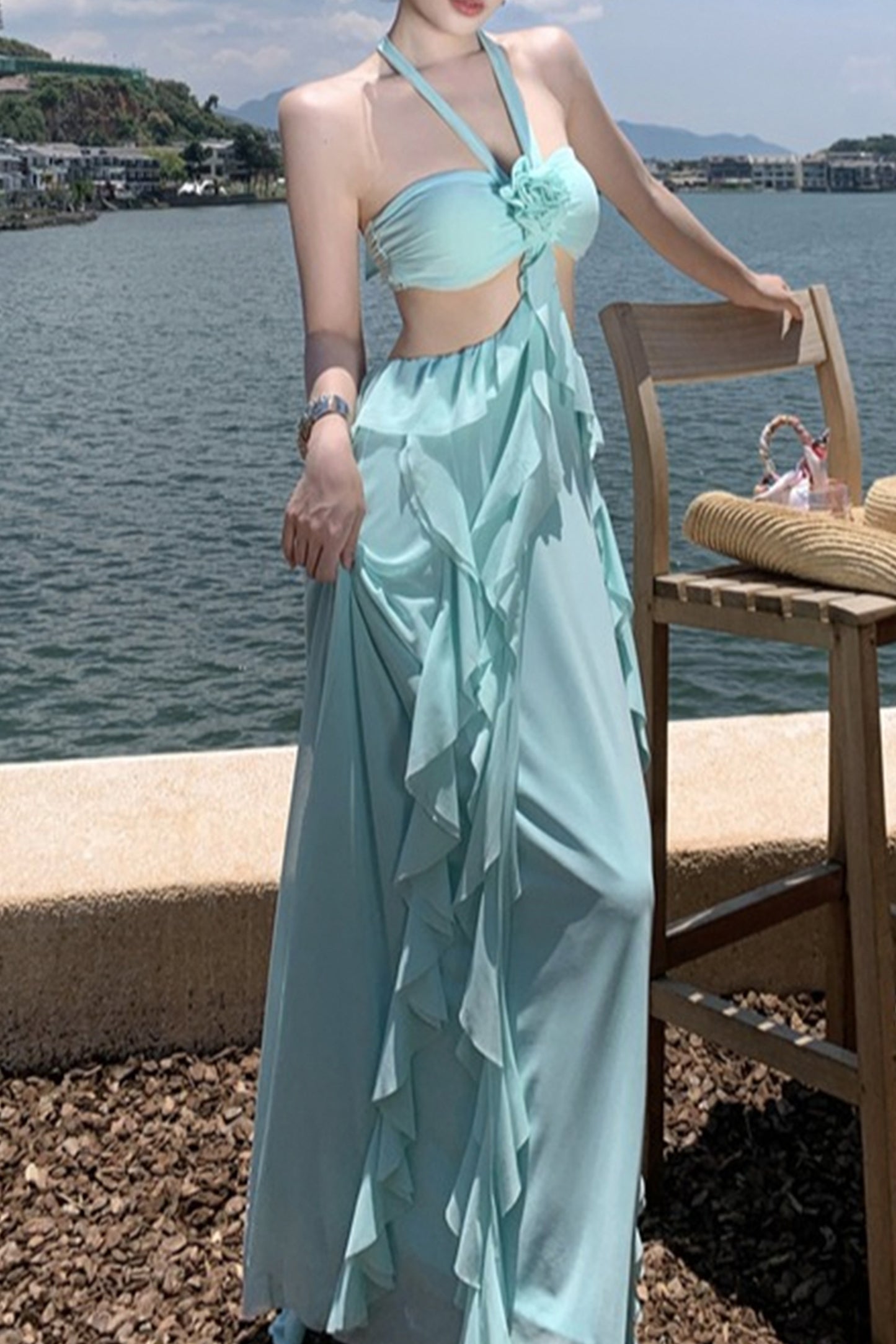 性感露腰荷叶边连衣裙