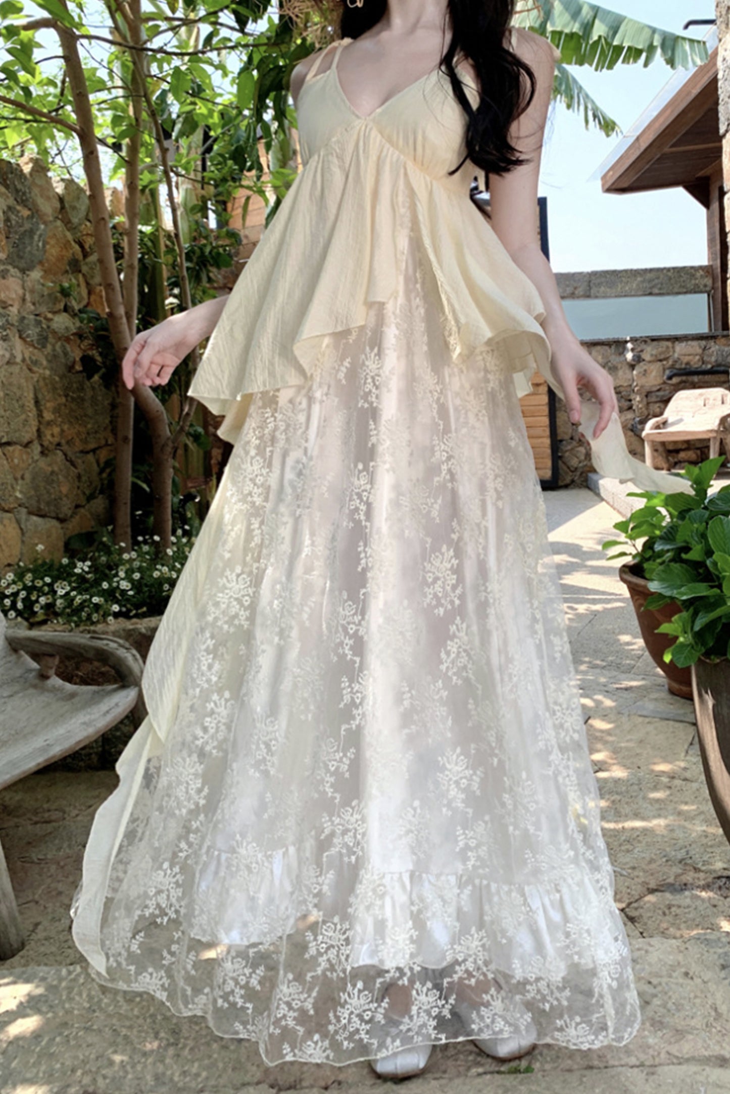 刺绣吊带蕾丝拼接长裙