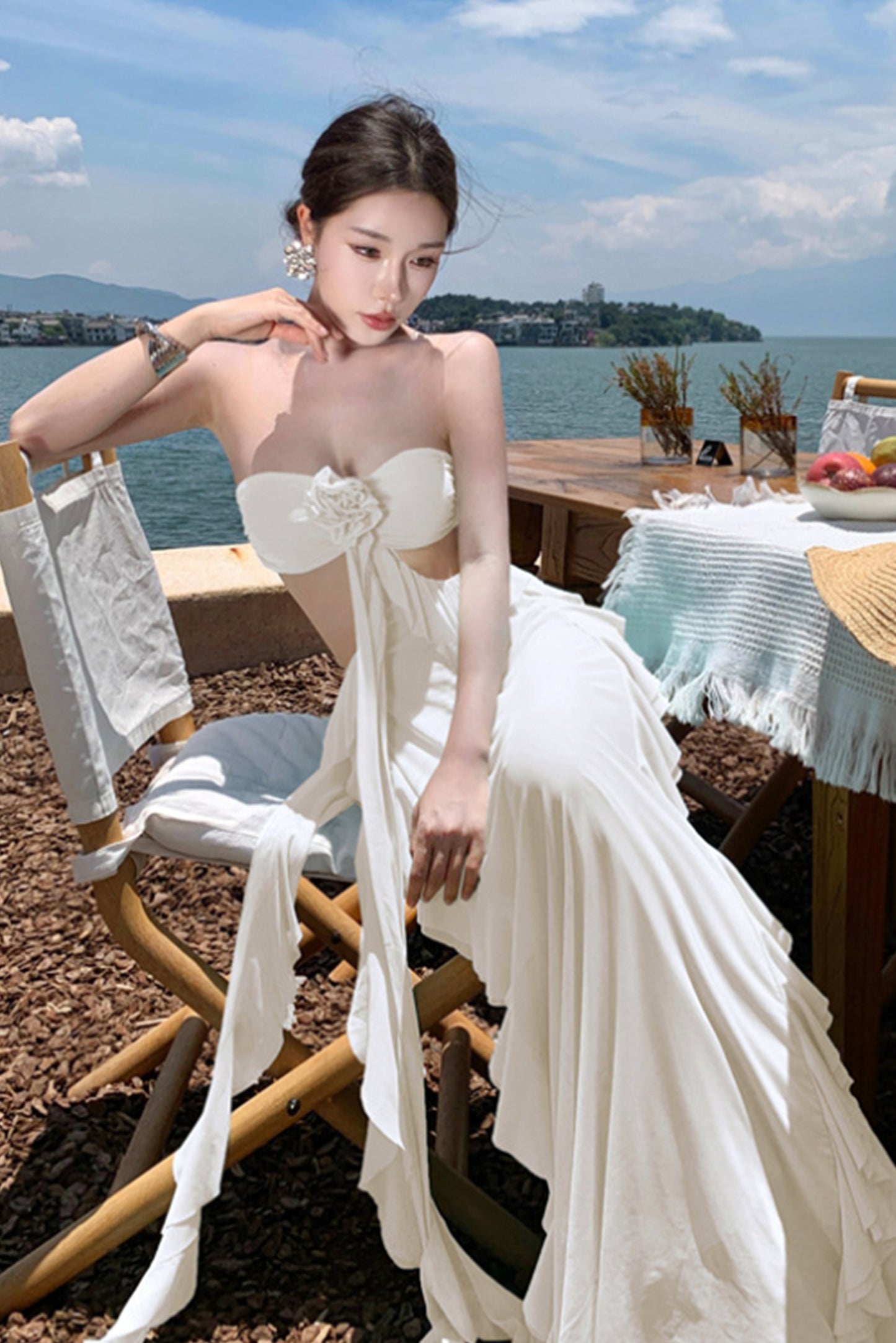 性感露腰荷叶边连衣裙