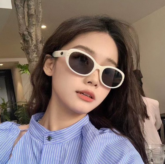 显脸小墨镜