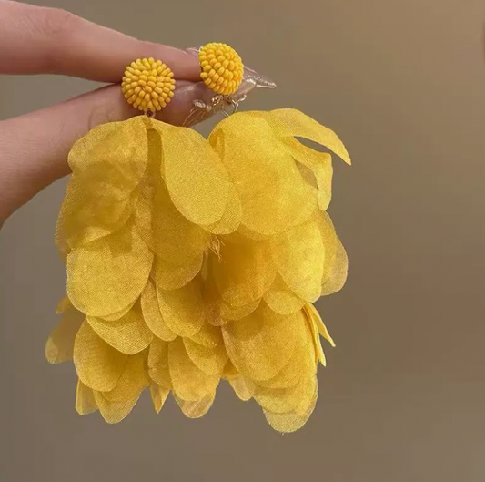 黄色花瓣耳环