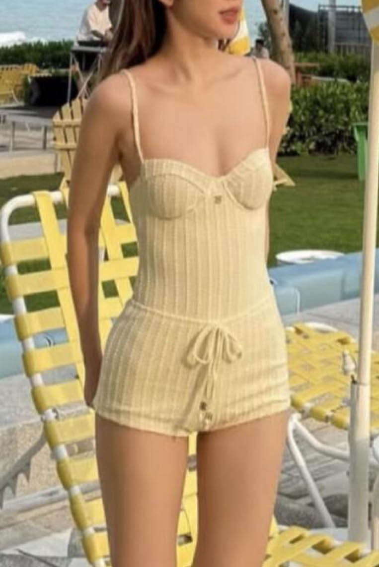 黄色裤装两件式泳衣比基尼